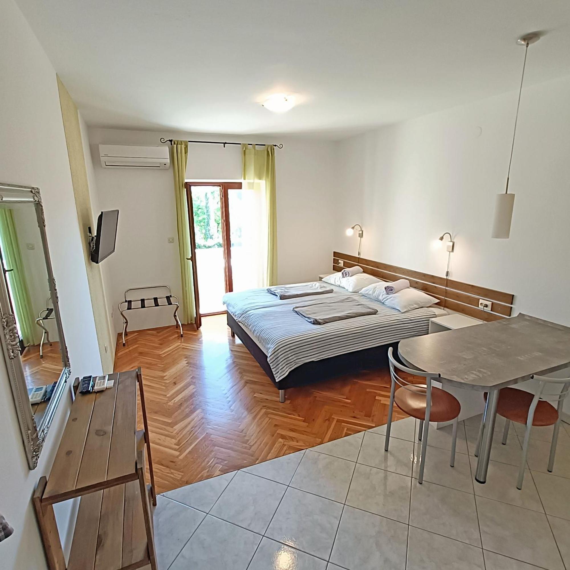 Paklenica Sport Apartments Starigrad Paklenica Luaran gambar