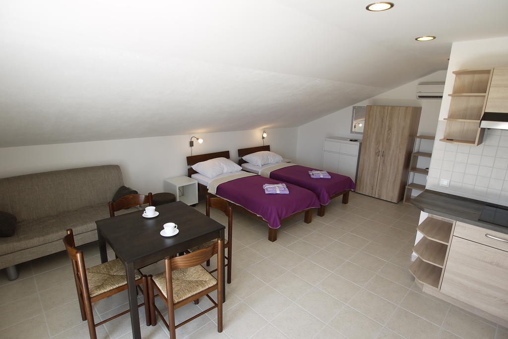 Paklenica Sport Apartments Starigrad Paklenica Bilik gambar